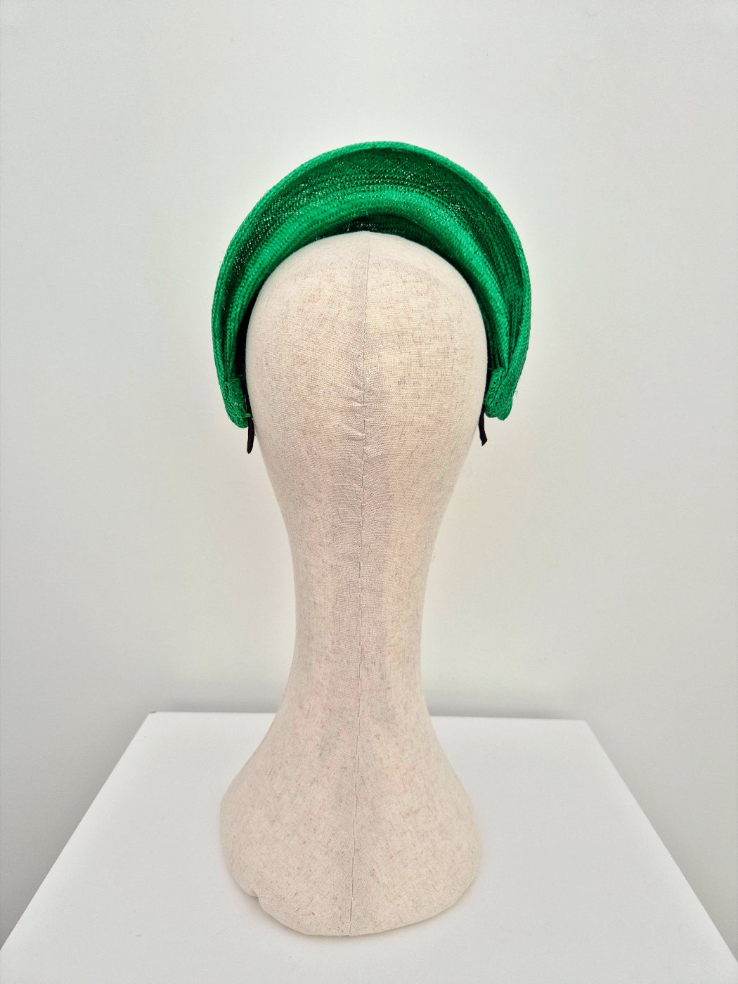 green straw scrunch cap visor back view