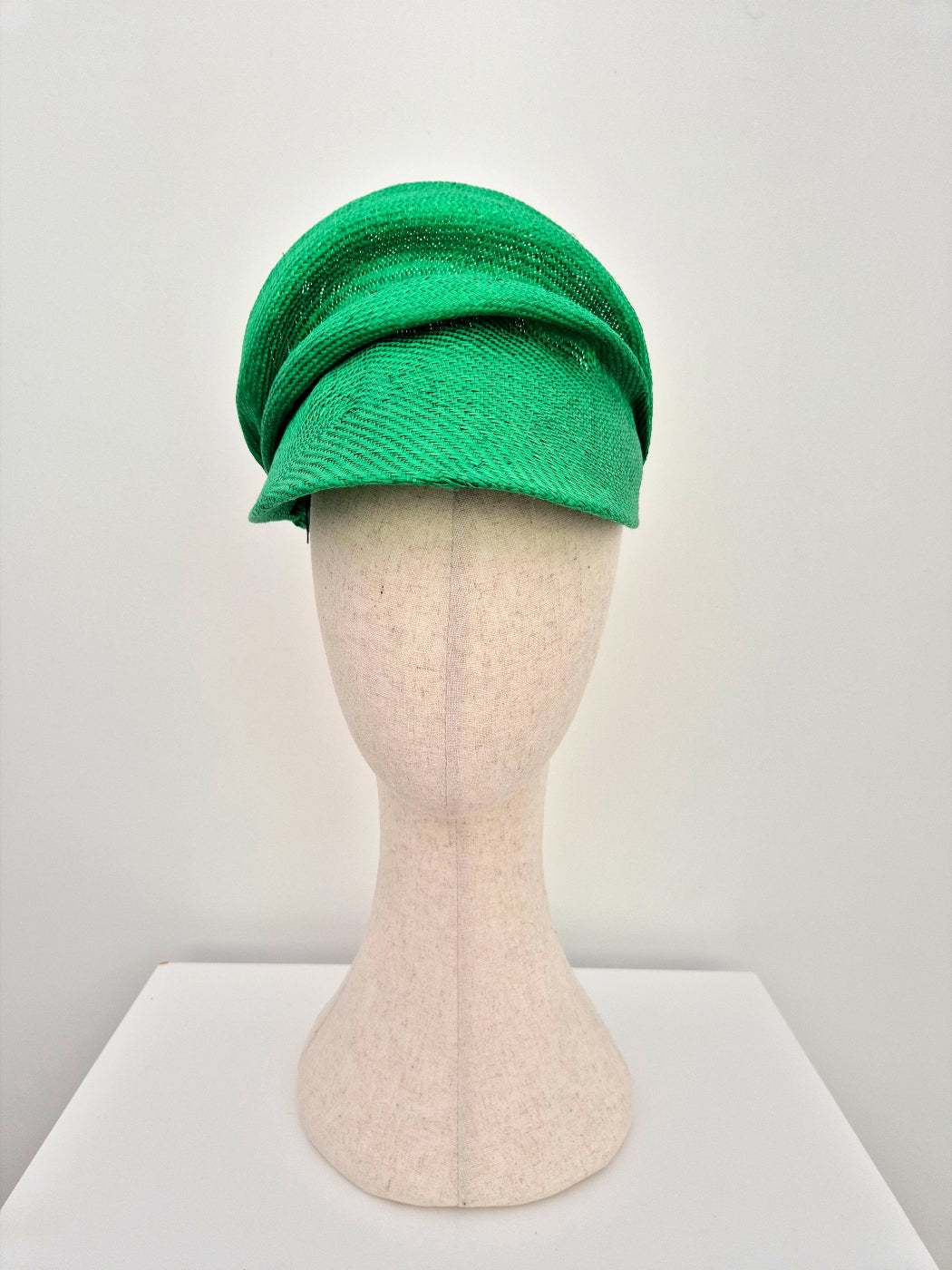 green straw scrunch cap visor front on