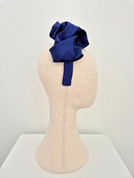 navy blue stain scrunch headband side view