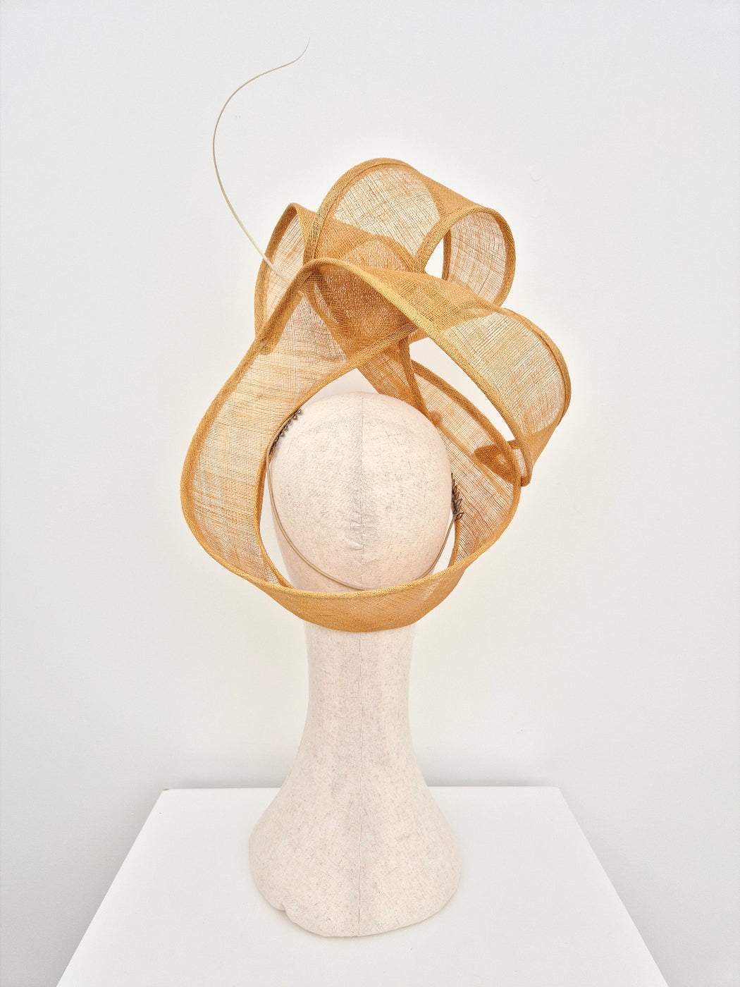 sand sinamay straw freefrom turban back view