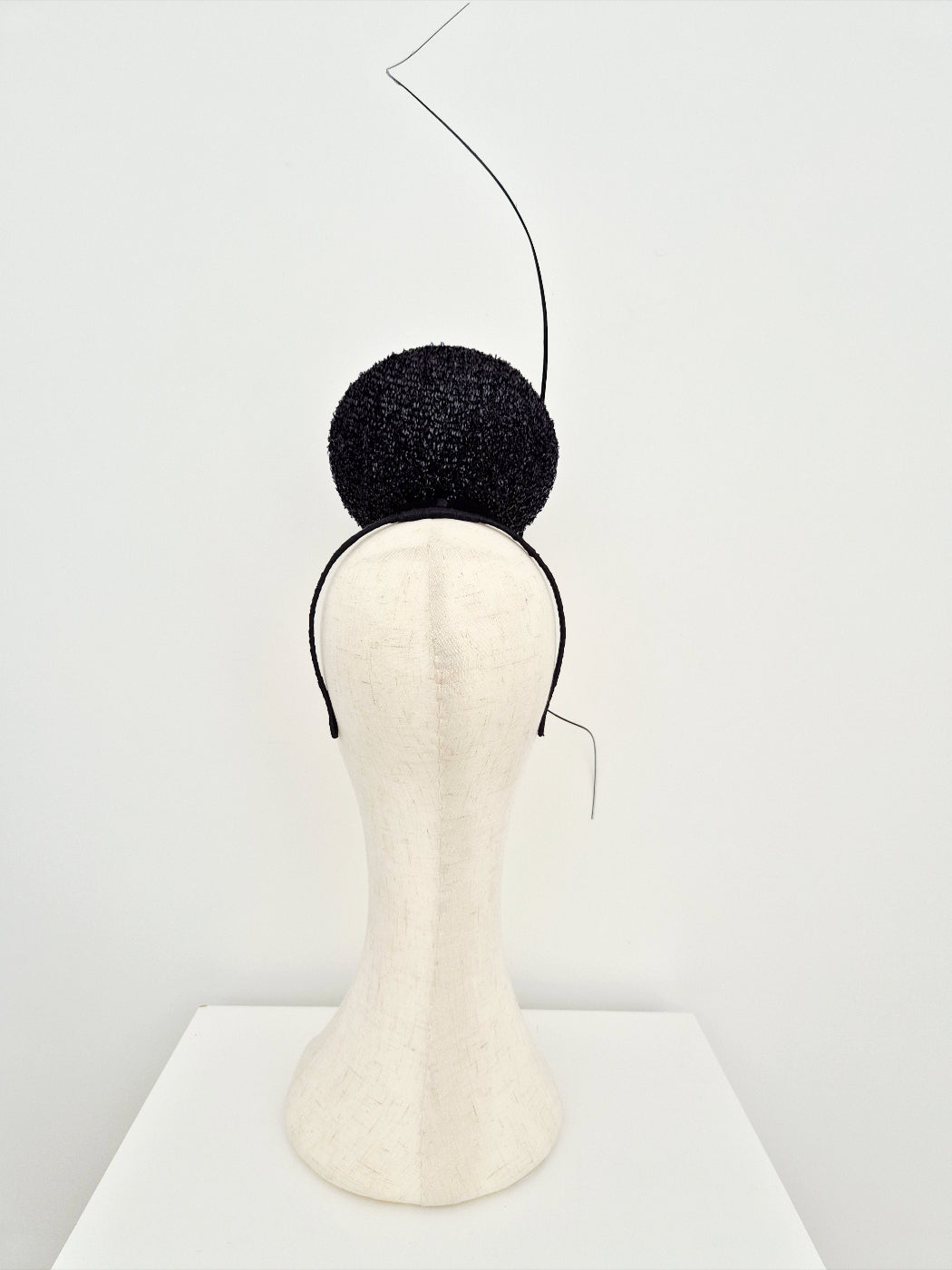 black tinsel percher with quill back view