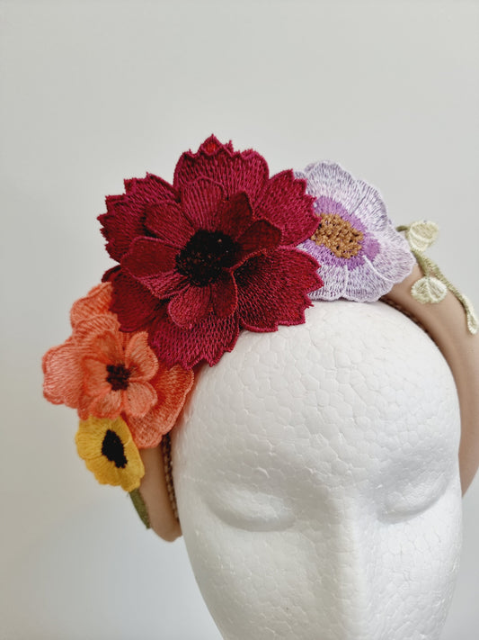 beige floral lace headband close up
