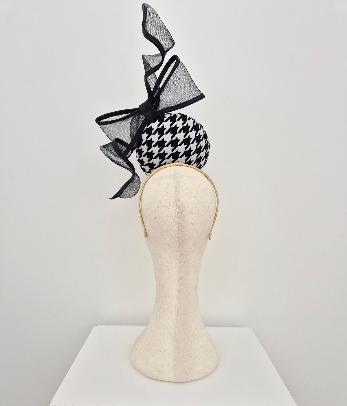 black and white houndstooth print percher with bow back view