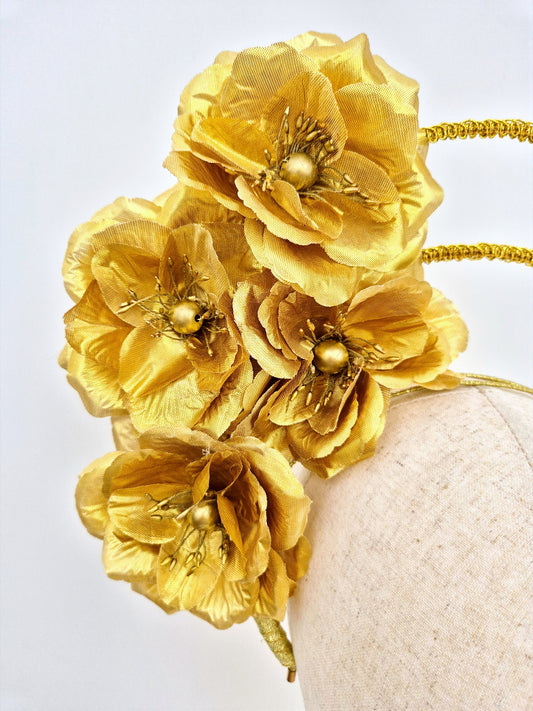 close up gold floral double halo