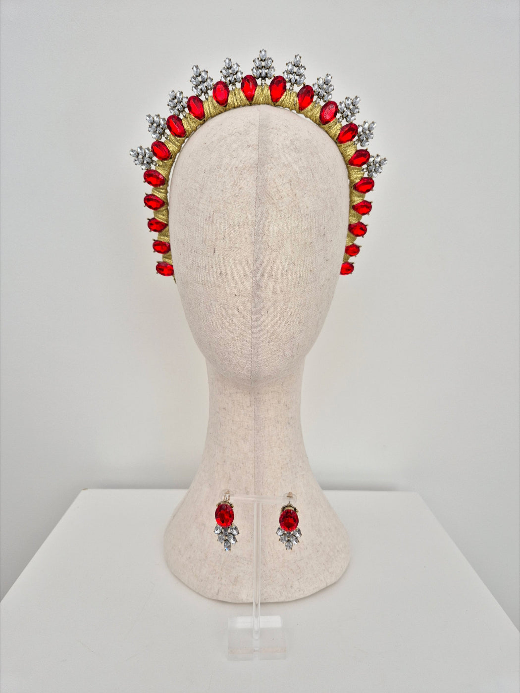 red-rhinestone crown set