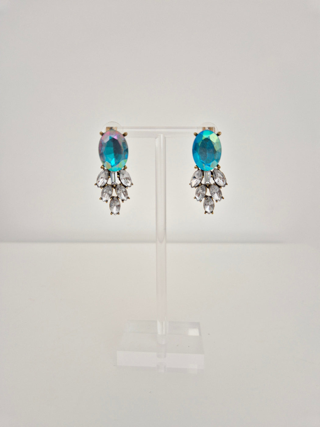 turquoise blue rhinestone earing 