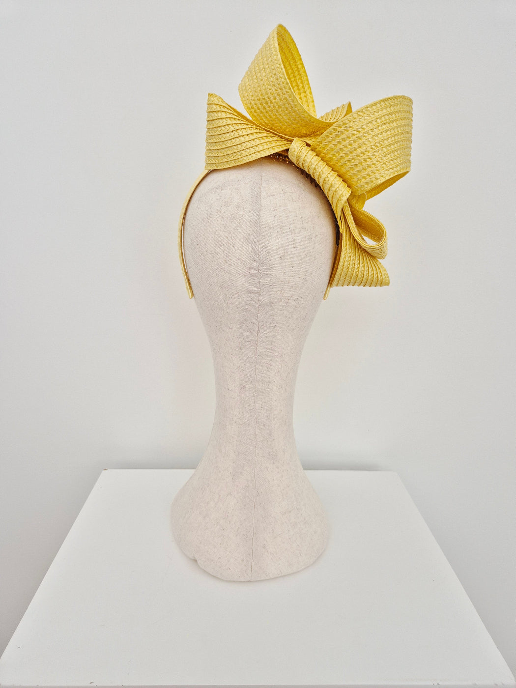 yellow loop headpiece back view